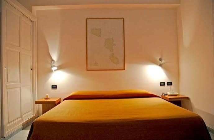 Hotel Punta Scario Malfa  Extérieur photo